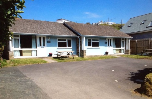 Polzeath Cottage | Waves End - Luxury beach cottage only 100 meters from the beach