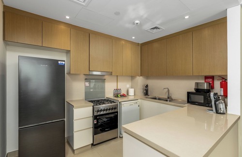 Dubai Marina Apartment | Waves - Spectacular Seaside Retreat Apt With Views