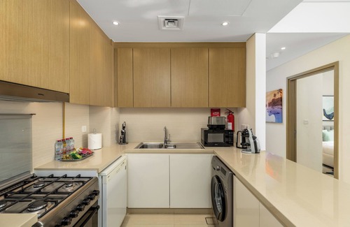 Dubai Marina Apartment | Waves - Spectacular Seaside Retreat Apt With Views