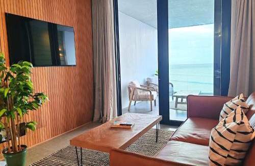Redhill Apartment | Wavescape Endless Ocean