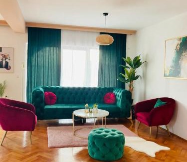 Gjerana Apartment | Waveside View
