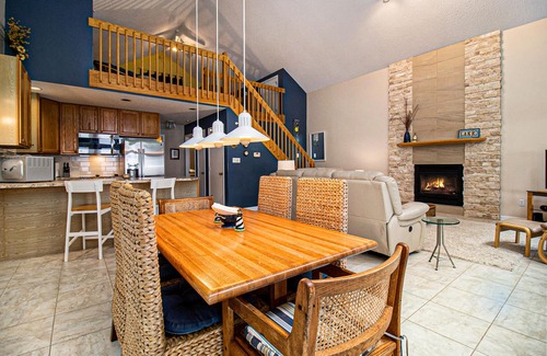 Manistee House | Wavesong Cottage: Perched on Lake Michigan between Ludington and Manistee
