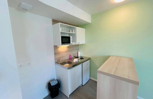Barbatre Apartment | We Live In R - Suite 303