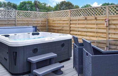 Filey Cottage | We love this family friendly pod with private hot tub.