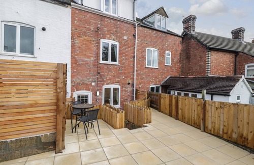 Cam Cottage | WEAVERS COTTAGE, family friendly, with a garden in Cam, Dursley