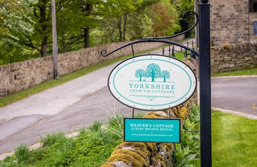 Millhouse Green Cottage | Weavers Cottage - sleeps 8 guests in 4 bedrooms