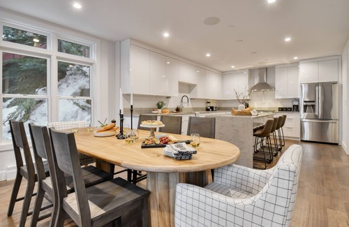Downtown Park City Cabin | Webster by AvantStay | ⛷️ Central Location w/Hot Tub and Patio