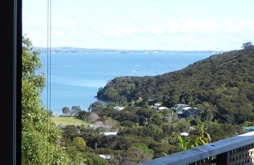 Omiha House | Weekend get away on Waiheke : 3 Nights for the price of 2