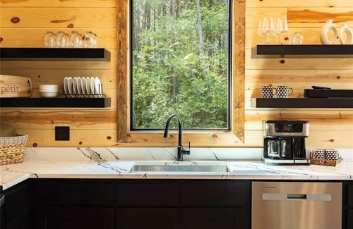 Pickens Cabin | Weekend in the Woods: The Perfect Romantic Getaway