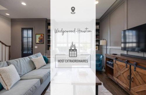 South Nashville House | WeHo Indie Villa 3 Bedroom 3 Bath Just 1.3 Miles to Geodis