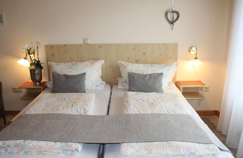 Reil Apartment | Weingut-brennerei-gästehaus Emil Dauns - Doppelzimmer Dusche/wc