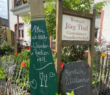 Detzem House | Weingut und Gästezimmer Jörg Thul