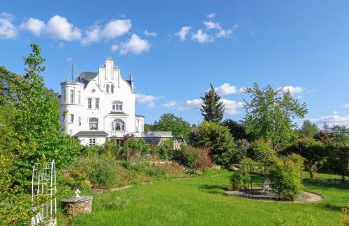 Friedrichsbrunn Apartment | WeisseVilla Friedrichsbrunn Fewo EMPIRE