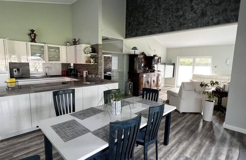 Zetel House | Weitblick mit Kind und Hund