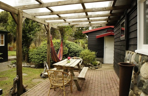 Manapouri House | Welcome Home Cottage, Manapouri, Fiordland