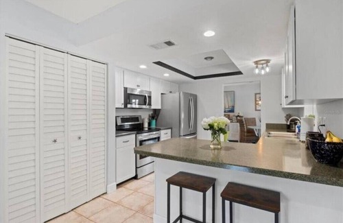 Bee Ridge House | Welcome to "Casa Amarilla"nn