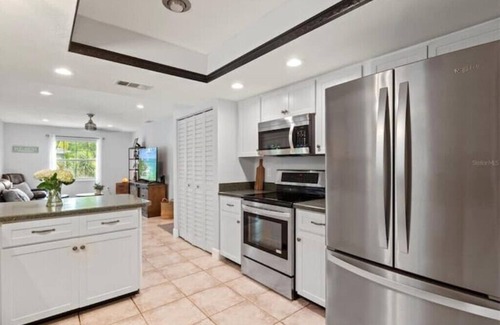 Bee Ridge House | Welcome to "Casa Amarilla"nn