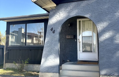 Calgary House | Welcome to Falcon Escape