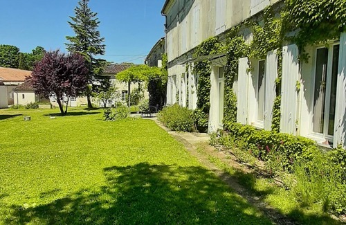Mareuil House | Welcome to Mareuil - Spacious, bright house with swimming pool, garden and comfort