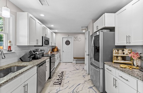 West Arlington House | Welcome to our lovely 3bedroom house located 11mins away fr entertainment center