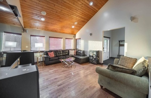 East Kootenay House | Welcome to our Mountain Home, a private getaway.