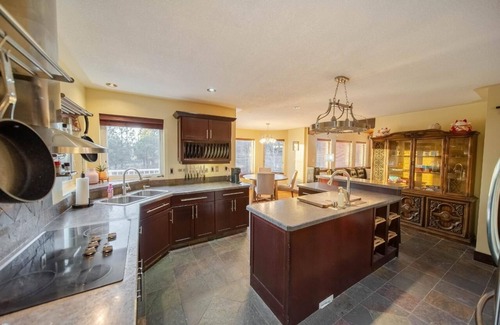 East Kootenay House | Welcome to our Mountain Home, a private getaway.