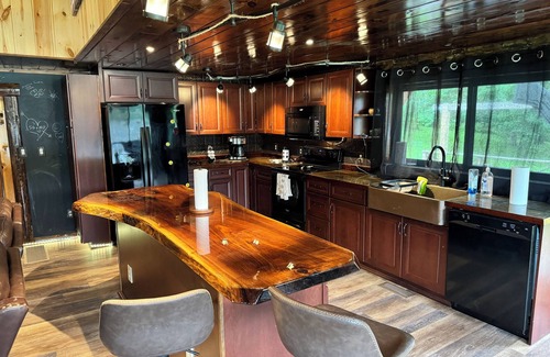 Kettle River Cabin | Welcome to Shangri-Lodge.! Your 2 cabin retreat on a family friendly lake.
