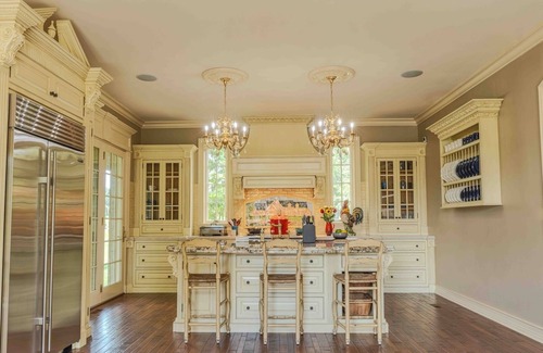 Valparaiso House | Welcome to The Chateau at Pepper Creek- Luxury Estate Retreat