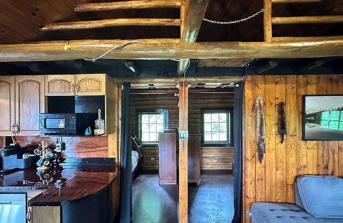 Northern Ontario House | Welcome to The Coon Cage
