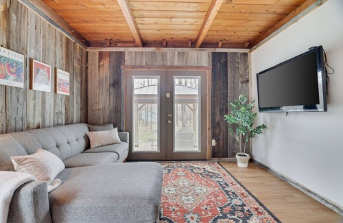 Greentown Cabin | Welcome to the Hazelwood! The most family-friendly cabin in Greentown!