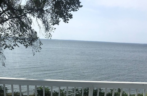 Isle House | Welcome to the Lake