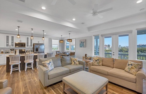 Palm Island House | Welcome to the Tipsy Turtle: Luxury 4 bedroom home with Pool and Private Dock on Palm Island