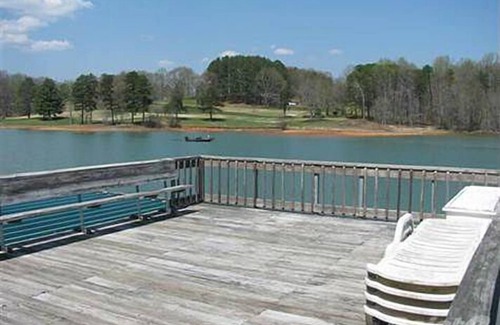 Hayesville House | Welcome to The Treehouse on Lake Chatuge!