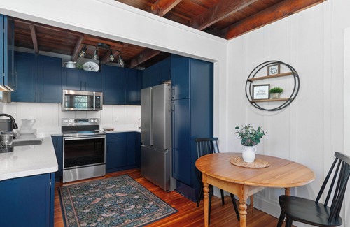 Lake Junaluska Cottage | Welcome to this historical Lake Junaluska NC cottage named “Junaluska Sunrise.”
