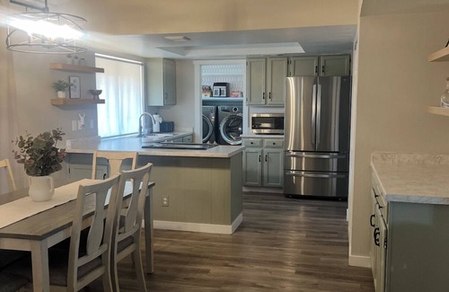 Bellair House | Welcome to your home away from home in sunny Glendale, Arizona!