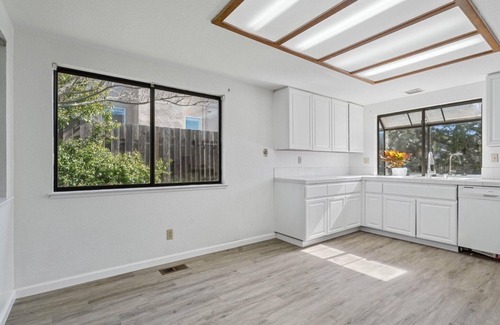 Hayward House | Welcome to your sanctuary in the serene Hayward Hills, with amazing bay views.