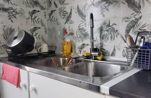 La Courneuve Apartment | Welcoming 2-bedroom apartment with WiFi in La Courneuve