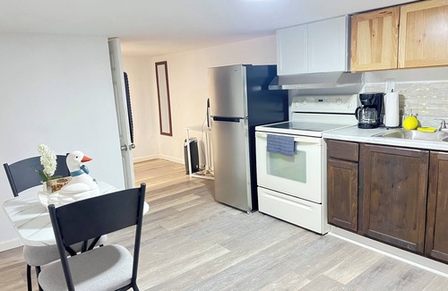 Vestal House | Welcoming 2-bedrooms cute house in Vestal.