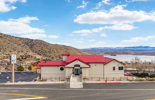 Gardnerville Condo | Welcoming 3-bedroom suite in Gardnerville, NV near Topaz Lake
