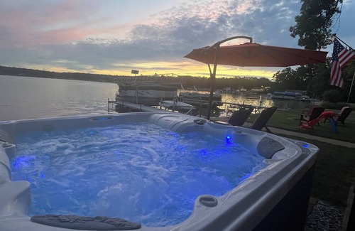 Newaygo Cottage | Welcoming 3-bedroom cottage on Hess Lake near Smugglers at North Shore