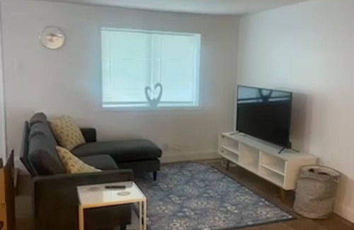 Warren House | Welcoming 3-bedroom House - Howland OH