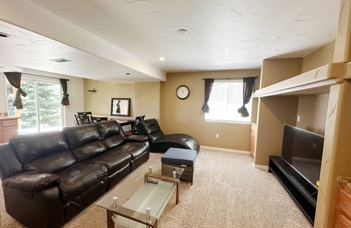 Parker House | Welcoming huge basement with 1 bed and private kitchen and bath with in Parker