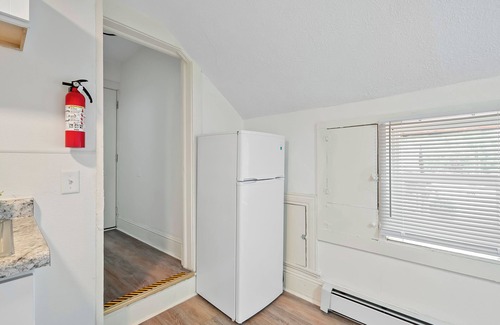 Battle Creek Apartment | Welcoming Studio Apartment Just Steps Away From Historic Downtown Battle Creek