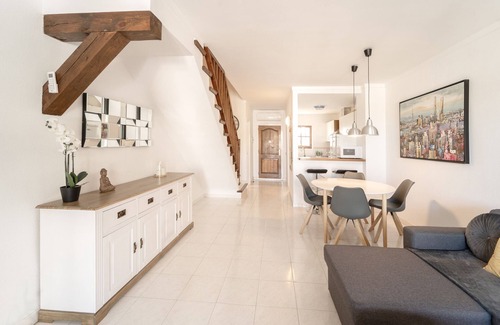 Roses Town Center Ski Chalet | WELCS CASA ADOSADA 215 EMP con piscina comunitaria