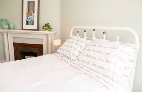 Grand Rapids Apartment | Well appointed home near Wealthy Street, Trinity Health & Mary Free Bed