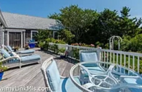 Madaket House | Well appointed Madaket house near beaches
