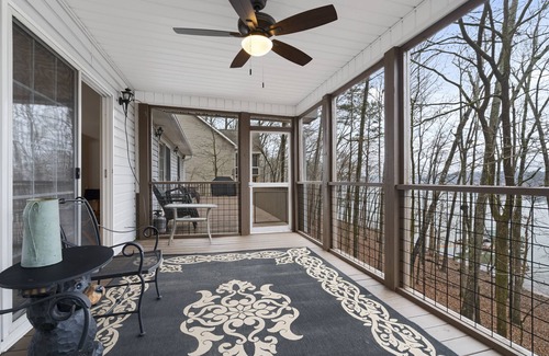 Westminster House | Well equipped Lakefront 4BR w/dock - serene - Check out our reviews!