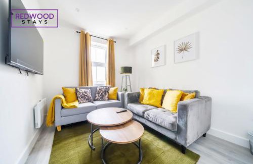 Rushmoor District Apartment | Well-Equipped Serviced Apartments in Aldershot Town Centre, Free WiFi By Redwood Stays