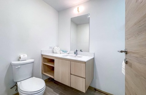 Crawfish Rock Condo | Well Equipped Studio in Roatan's Tallest Tower