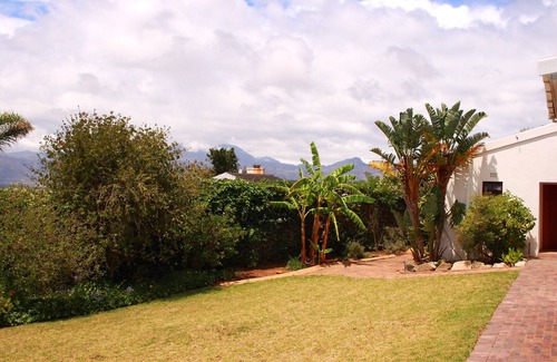 Somerset West Villa | Well furnished villa with pool, fantastic view of False Bay and Helderberg